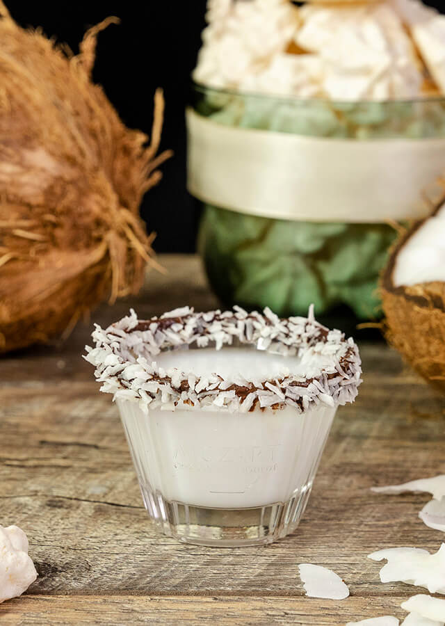 Kokosbusserl Dessert Drink mit Mozart Coconut Chocolate 