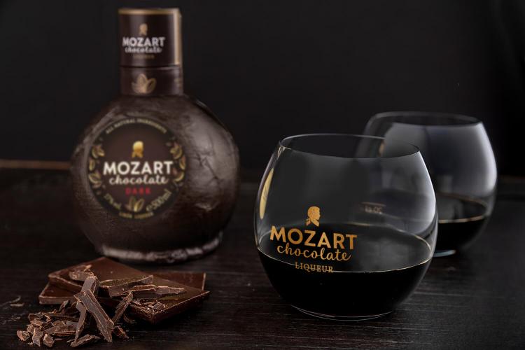Mozart Dark Chocolate Liqueur: intense | Mozart Chocolate Liqueurs